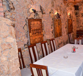 Restoran Stari Grad Čačak - Restoran sa ugodnim enterijerom, profesionalnom uslugom i predivnim ambijentom.